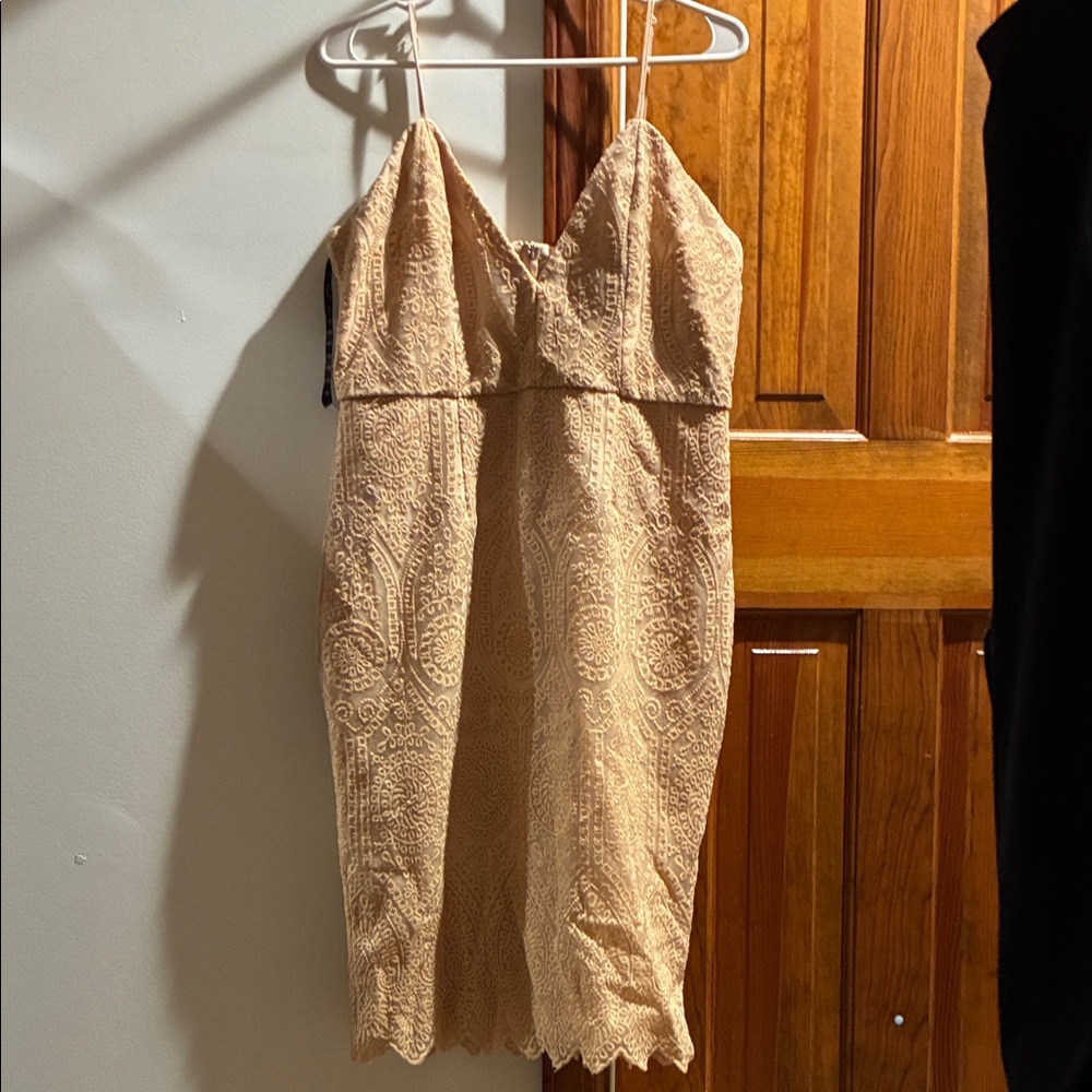 Missguided Beige Lace Midi Dress